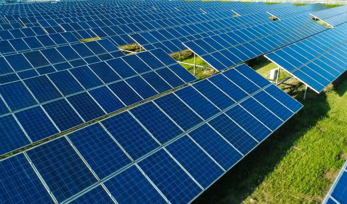 From Sunlight to Electricity: The Science of Solar Panels